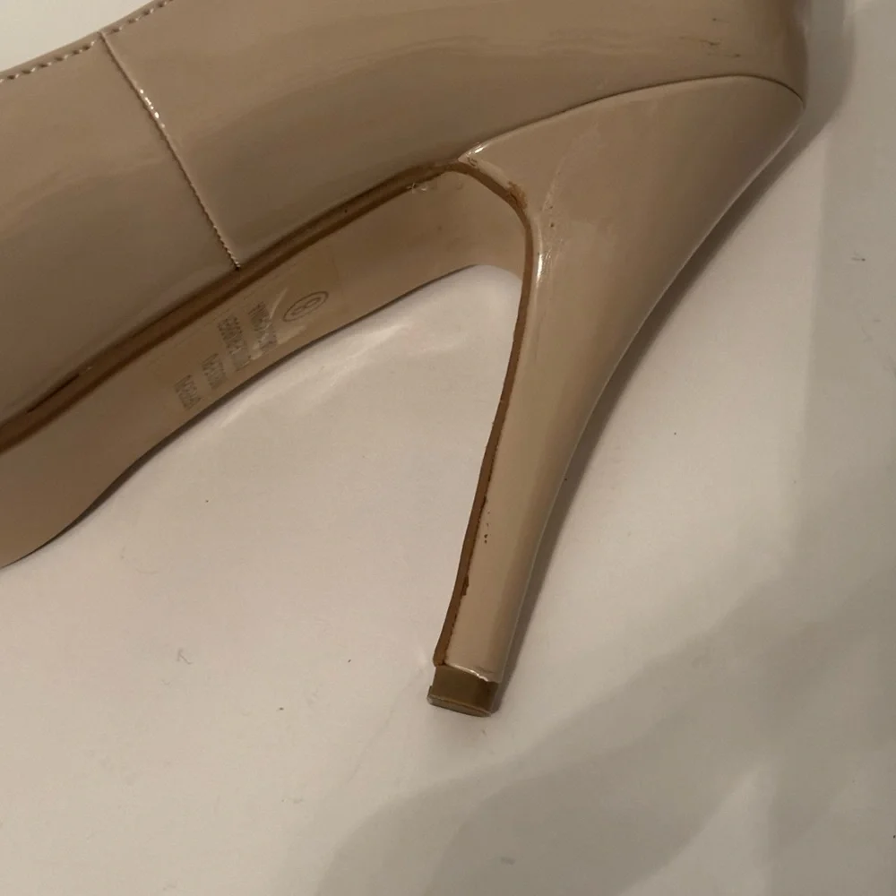 JG Beige Patent Peep Toe High Heels Size 8
